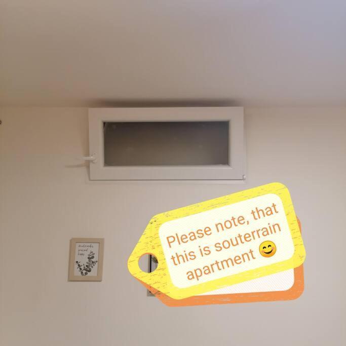 Lejlighed Basement Flat In The City Center!! Prag